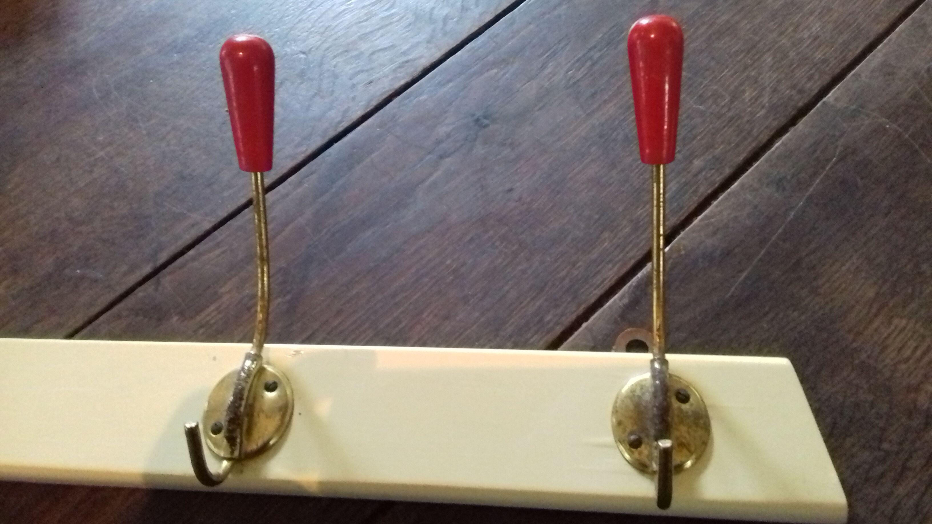 Wall coat holder 4 patères