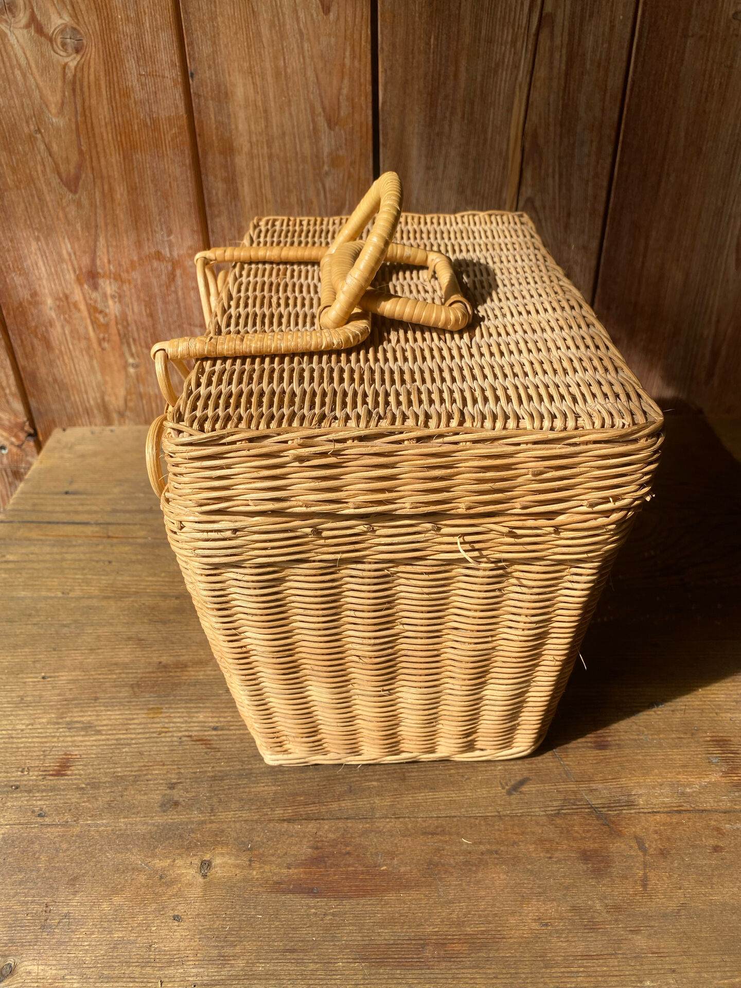 Valisette en rotin vintage