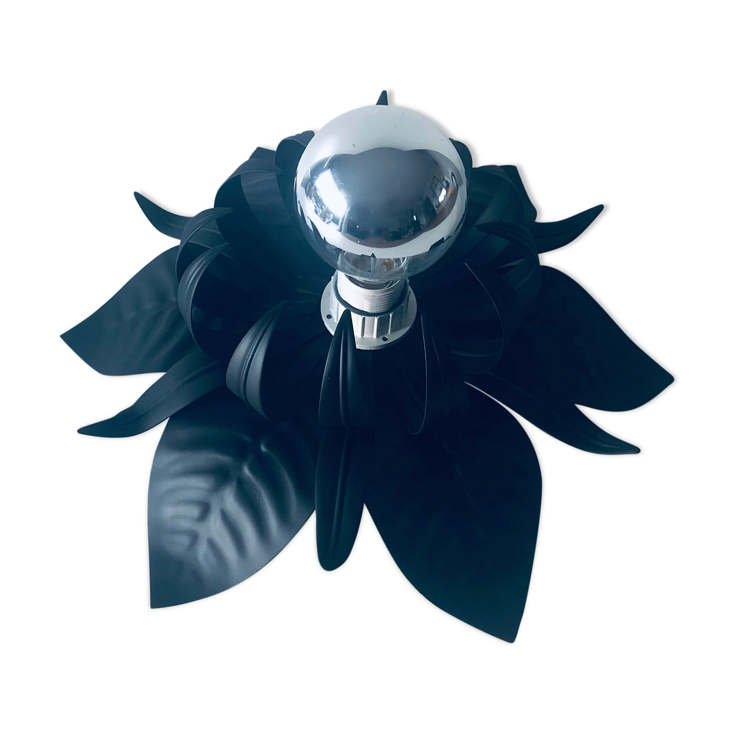 Black metal flower ceiling light