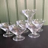 Set of 6 vintage cups in very good condition.