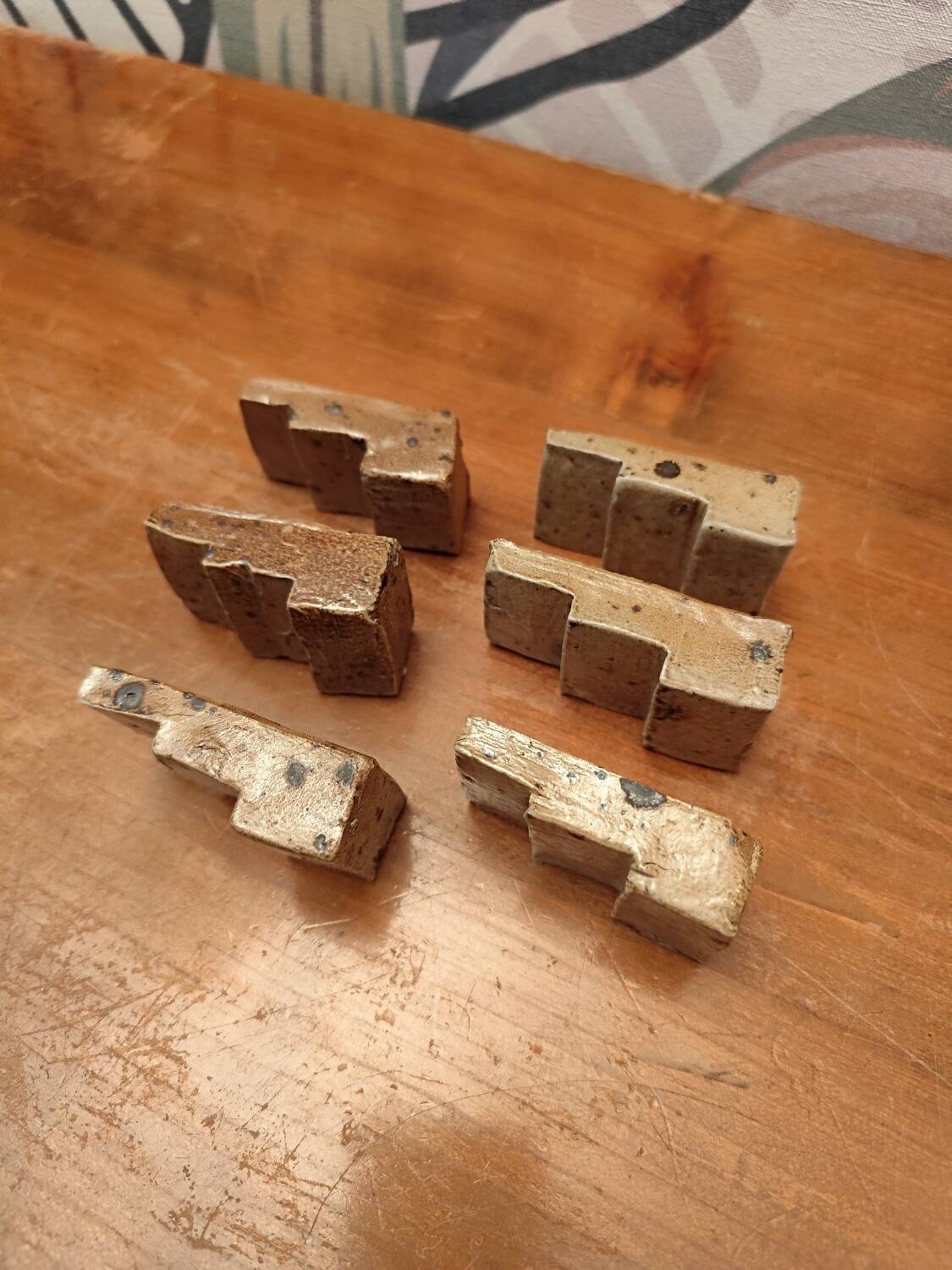 6 enamelled stoneware knife holders