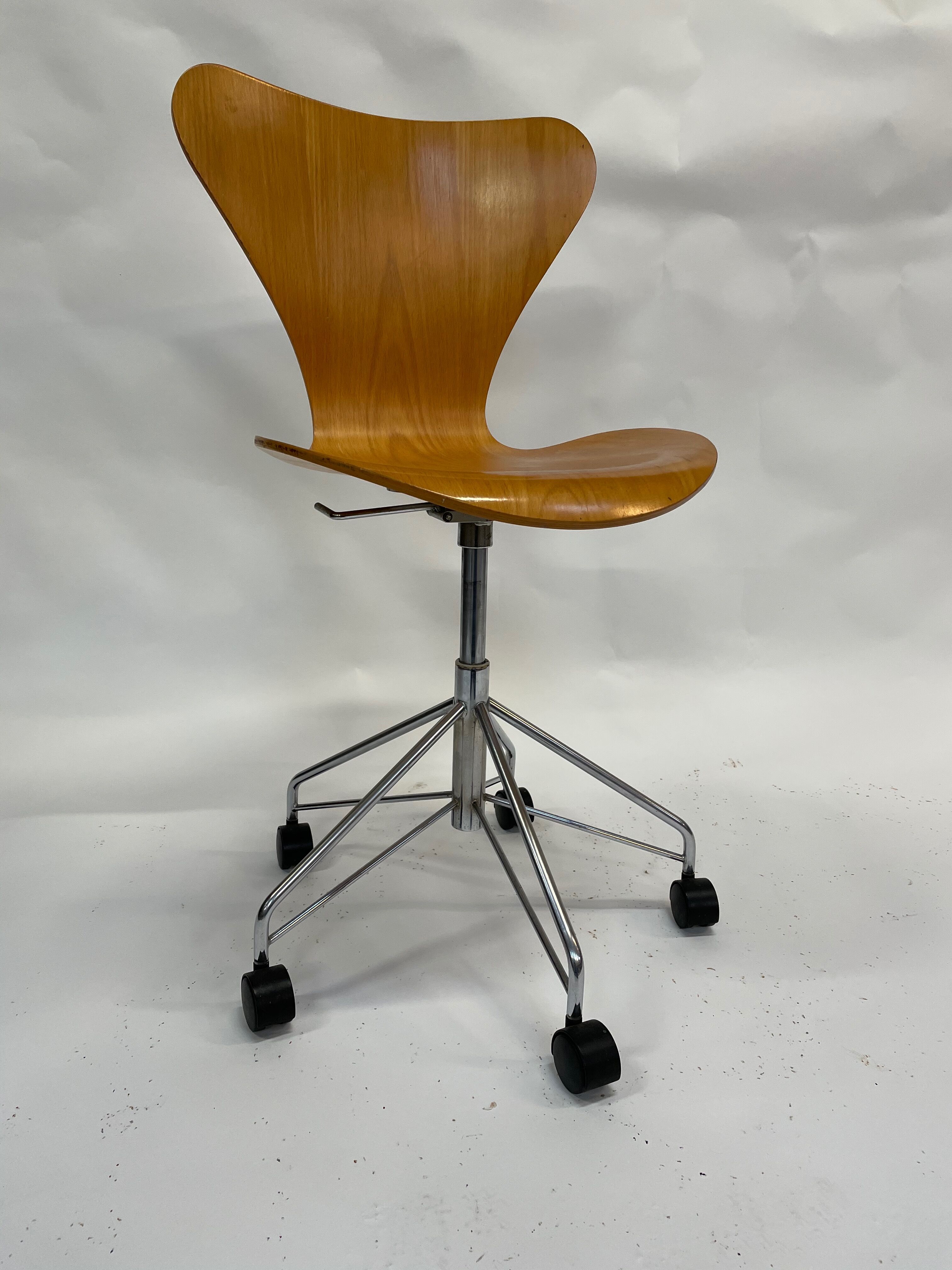 Chaise butterfly d'Arne Jacobsen pour Fritz Hansen