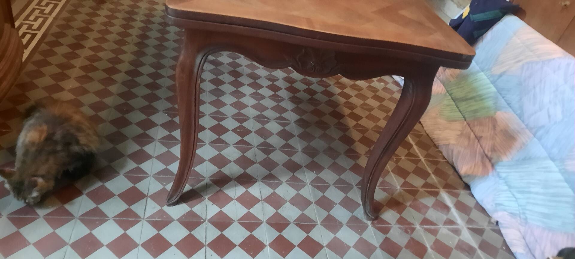 Extendable table