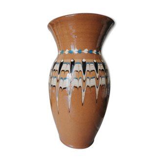 Bulgarian vase in mixed earth