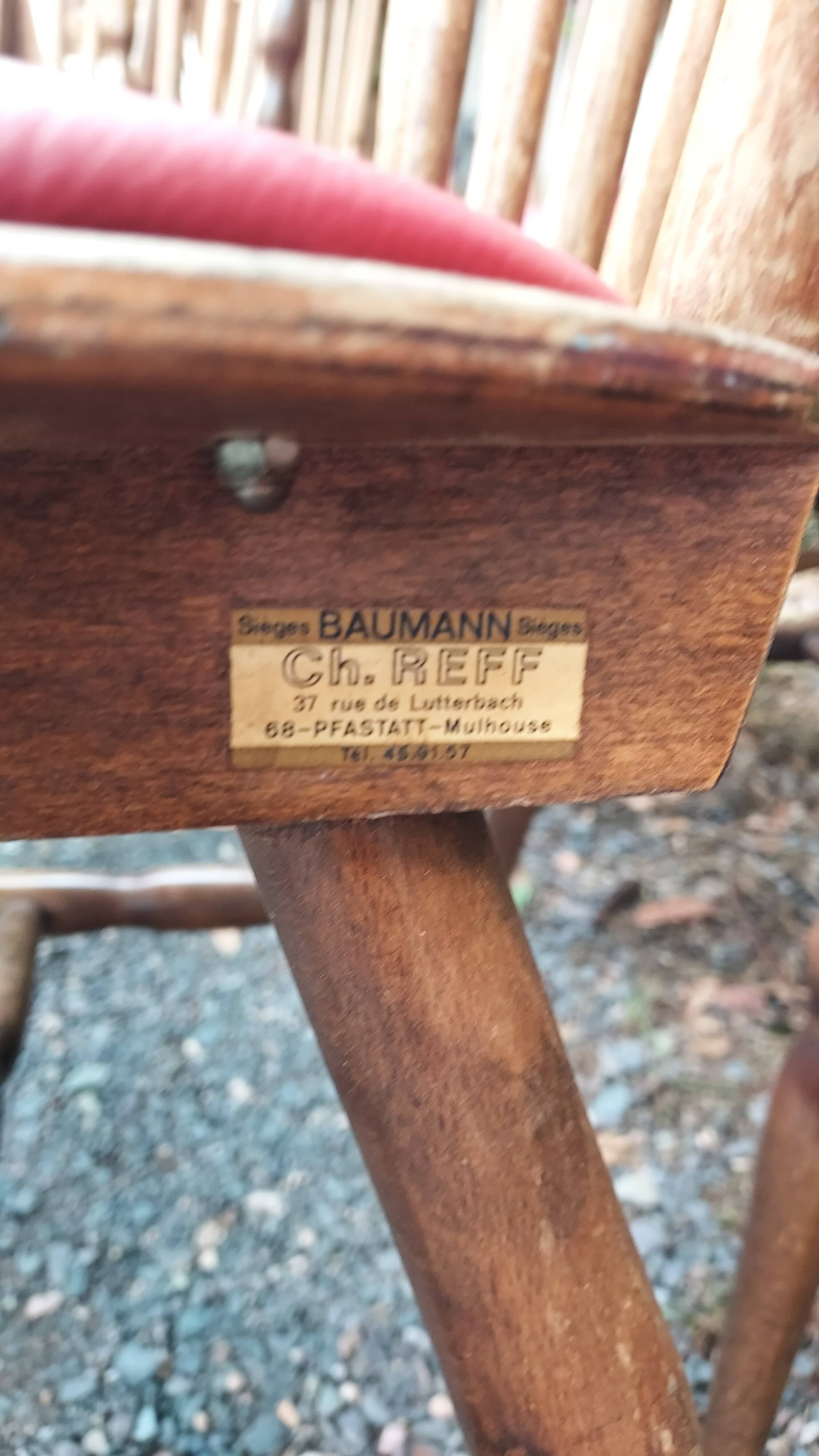 Serie de 12 chaises bistrot baumann à barreaux