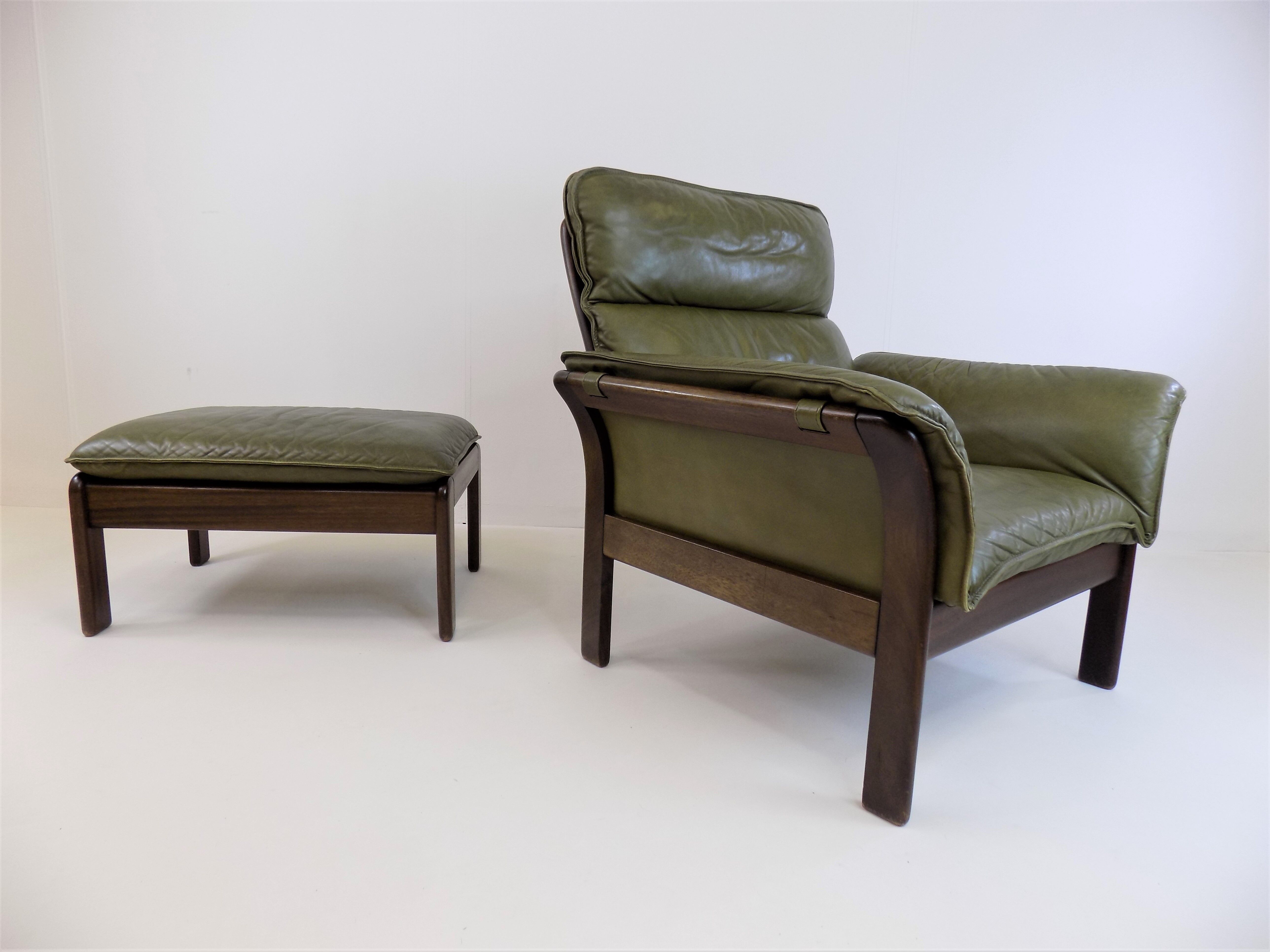 Dreipunkt International Scala leather lounge chair with ottoman