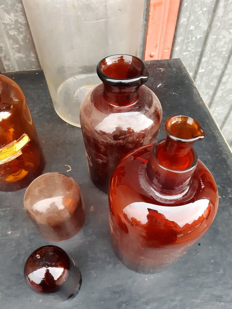 Lot of 8 pharmacy pots