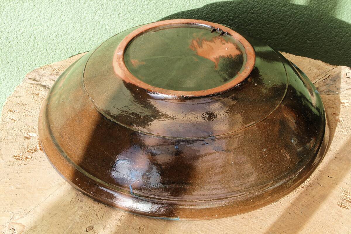 Large ceramic deep dish signed Ceramp