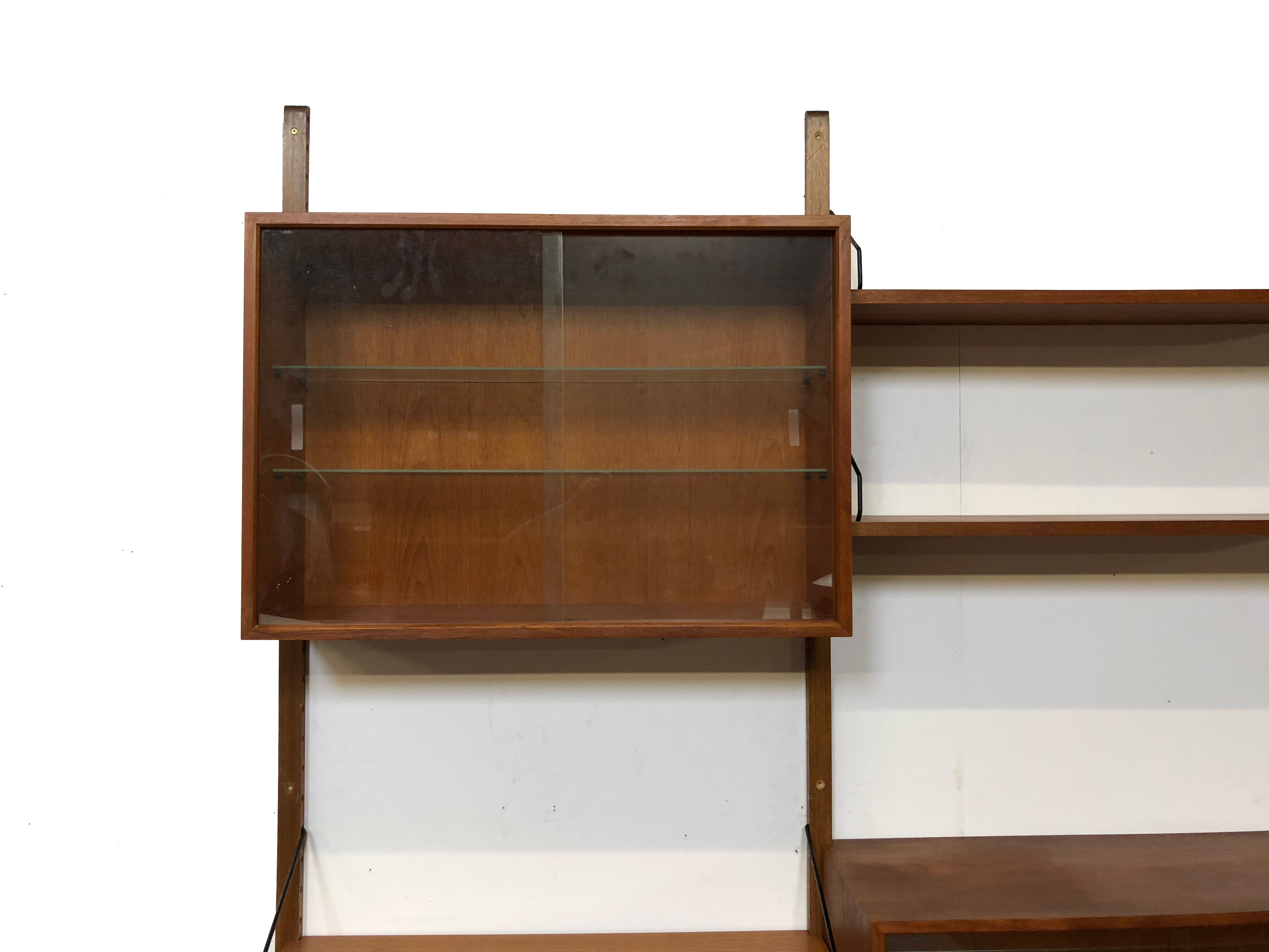 Poul Cadovius royal system