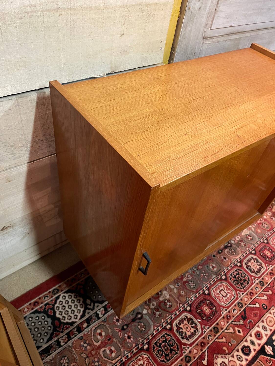 Vintage sliding door side cabinet design 60/70