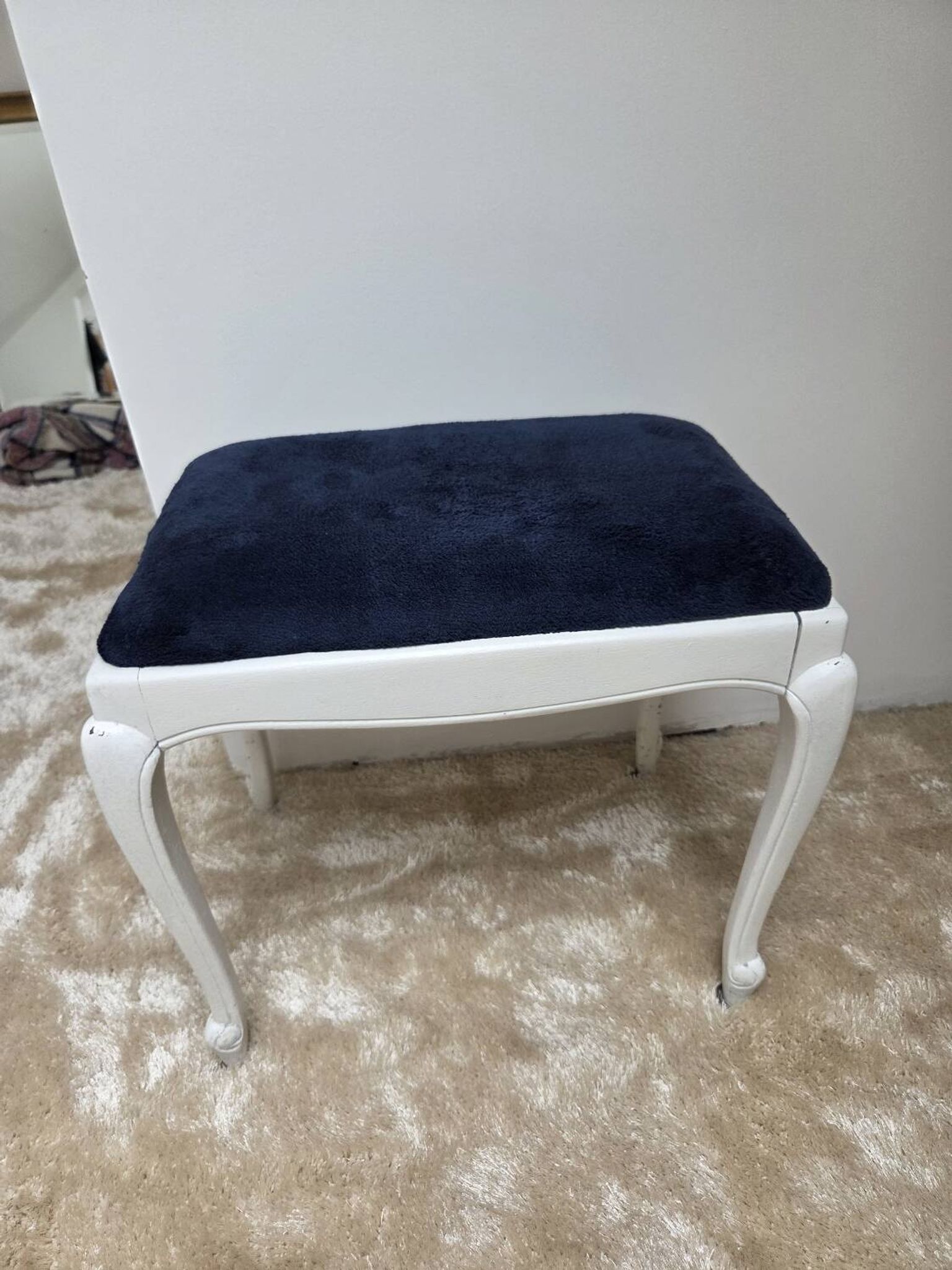 Vintage French Louis XV style stool in patinated white wood