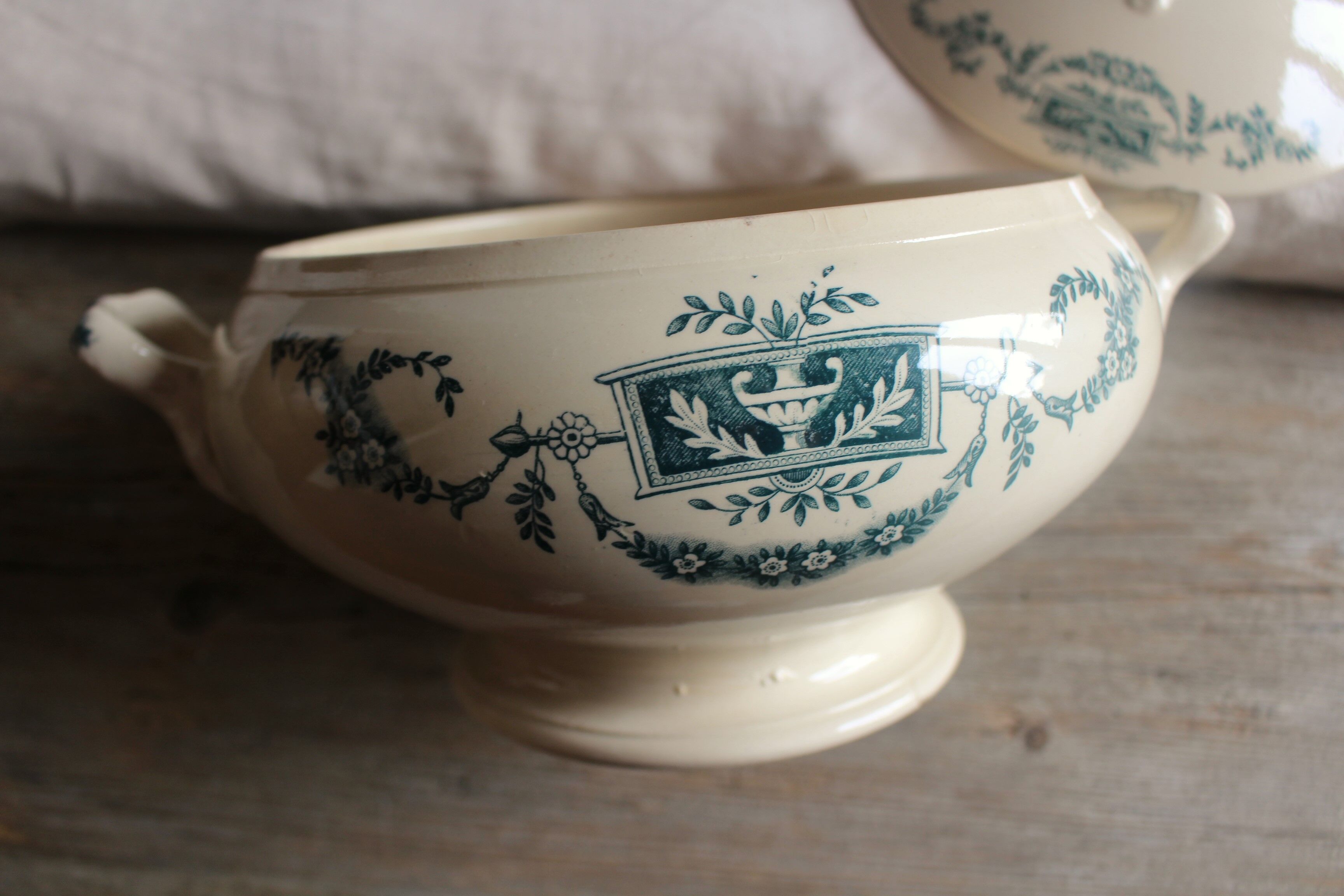 Soupière Terre de Fer Longchamp collection Lutèce
