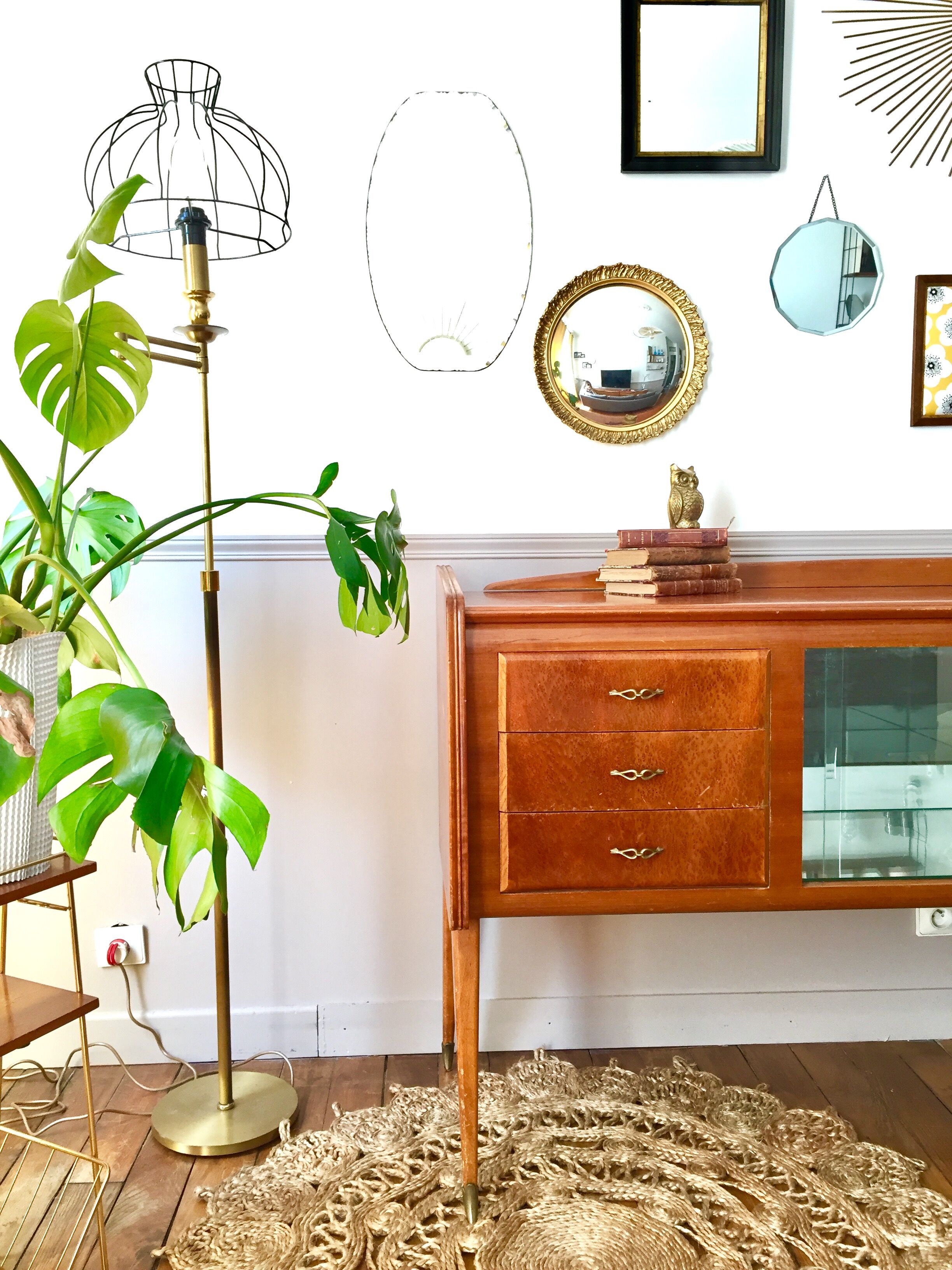 Sideboard vintage feet compass