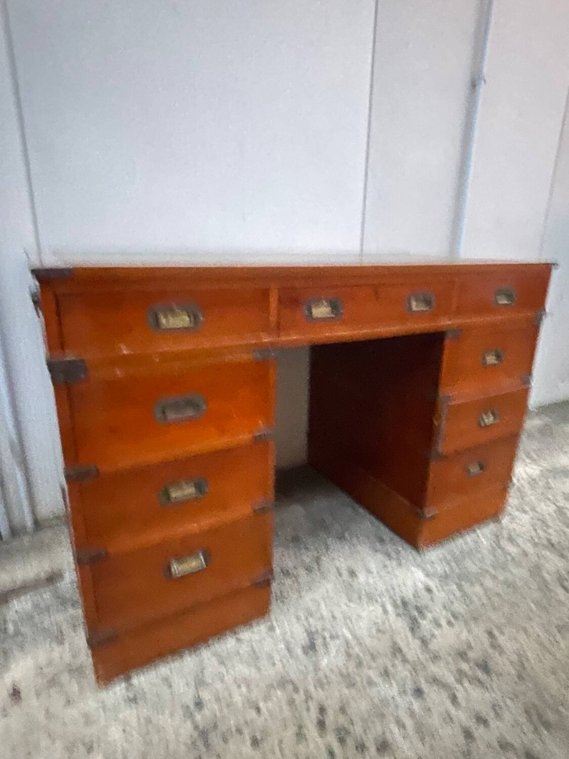 Elegant english marine desk bois des iles