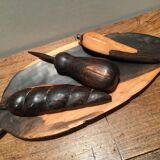 Tray and its wooden fruits. Tribal art