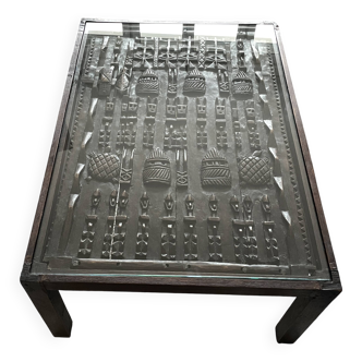 Table basse en bois sculptee DOMA venue de Cote d'Ivoire