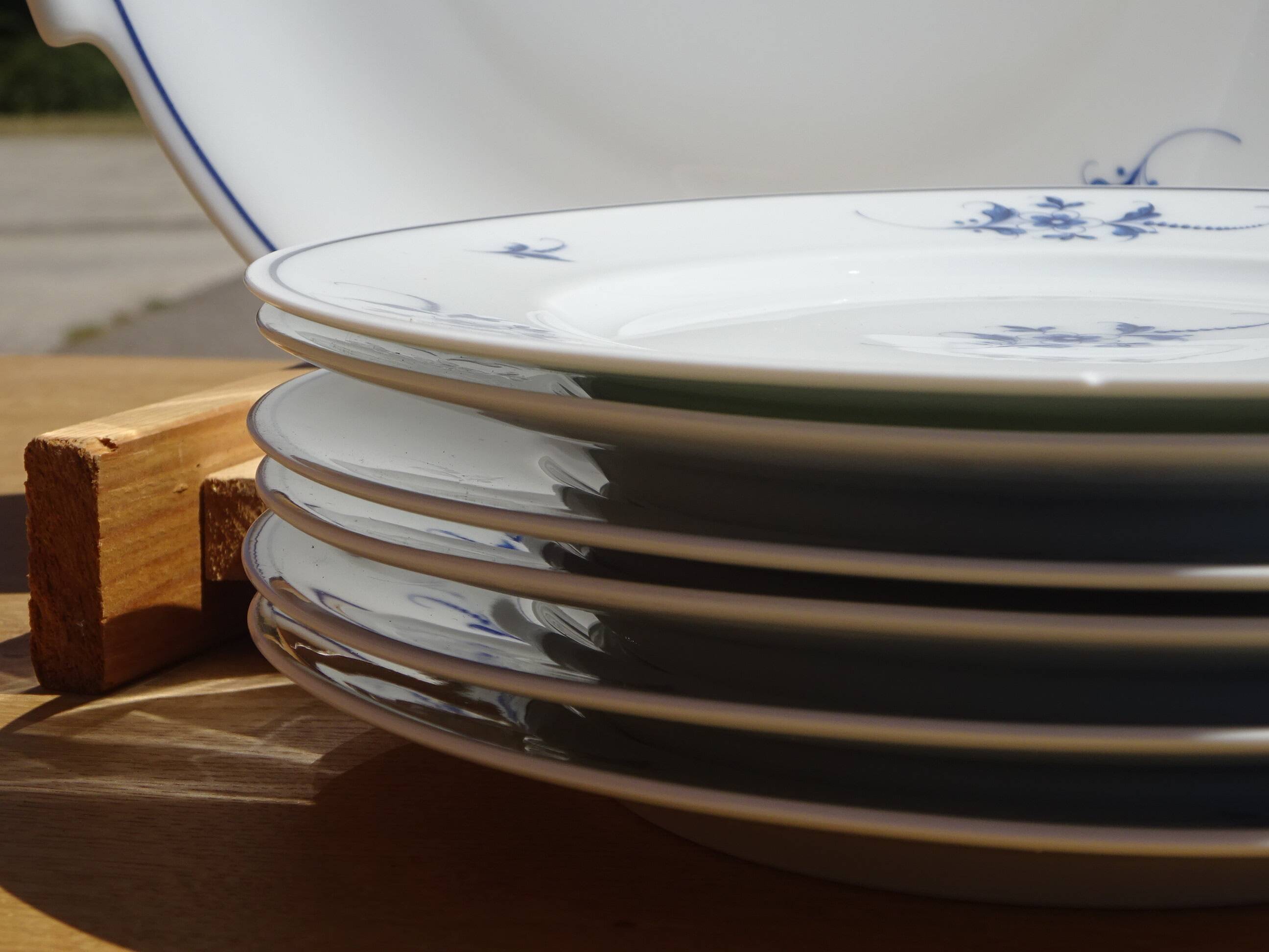 Dessert service, 13 pieces in Limoges porcelain, Bernardaud