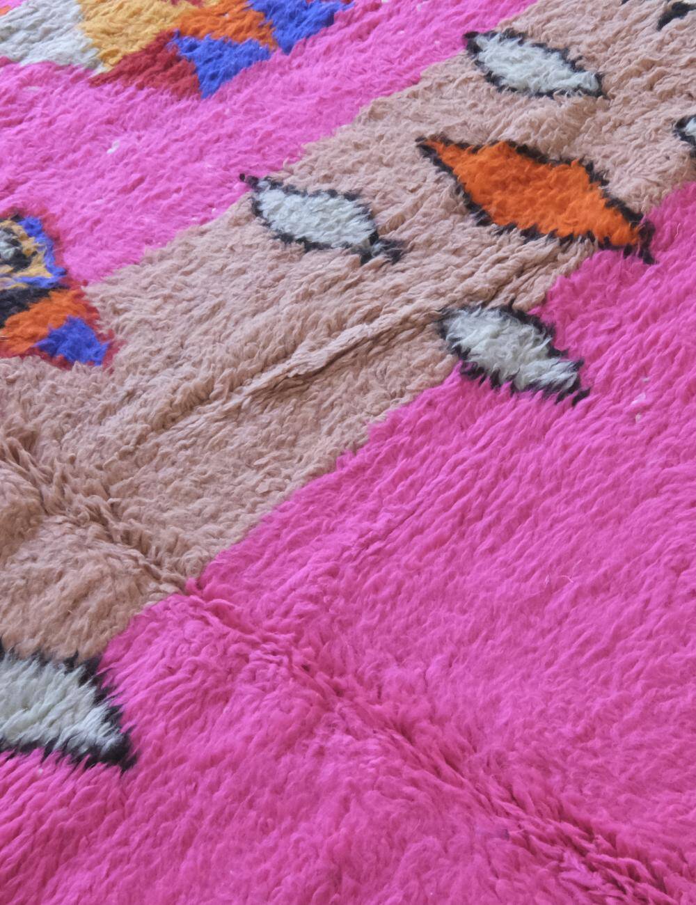 Modern Berber Rug - 235 x 191 cm