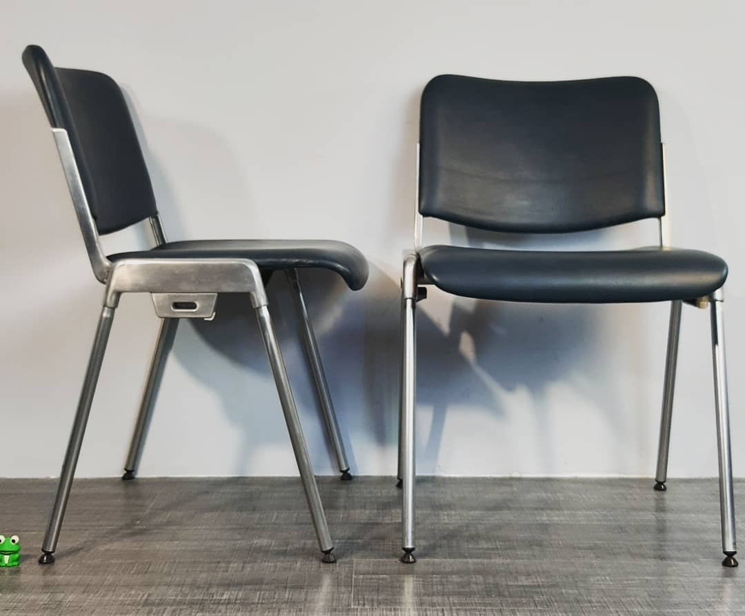 Set 5 chairs stackable Mauser in aluminium and leather, vintage 1960