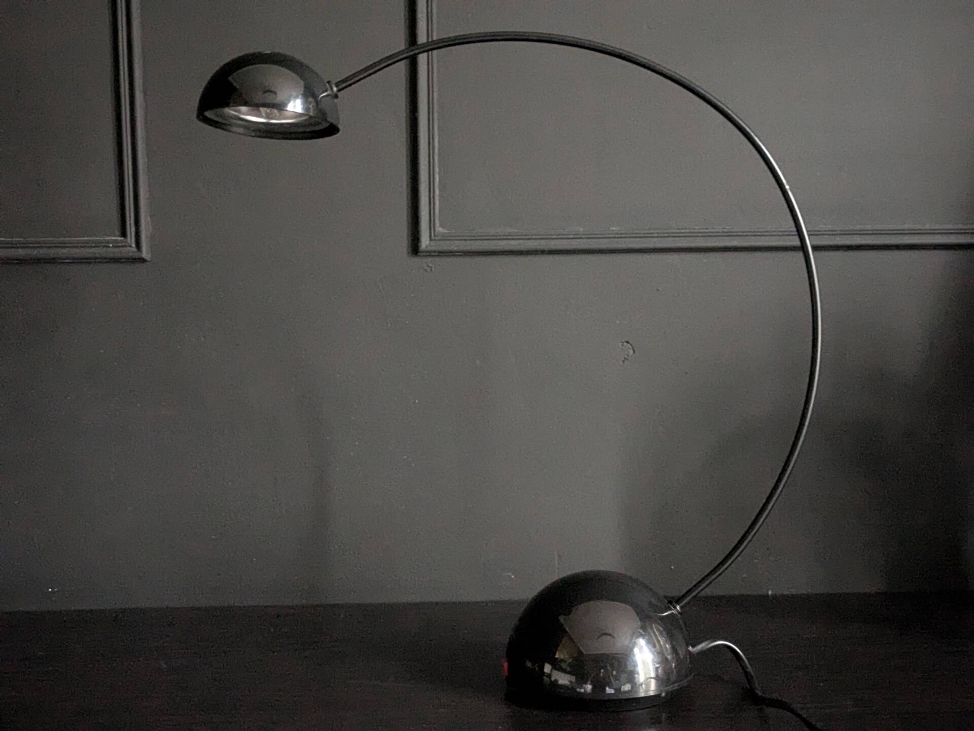 Vintage arched desk lamp by Lacri, Italian Space Age design (70s/80s)