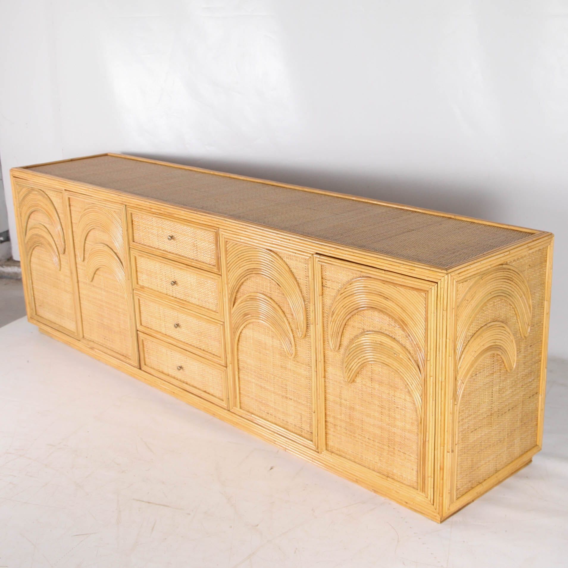 Enfilade « palmiers » en rotin et raphia