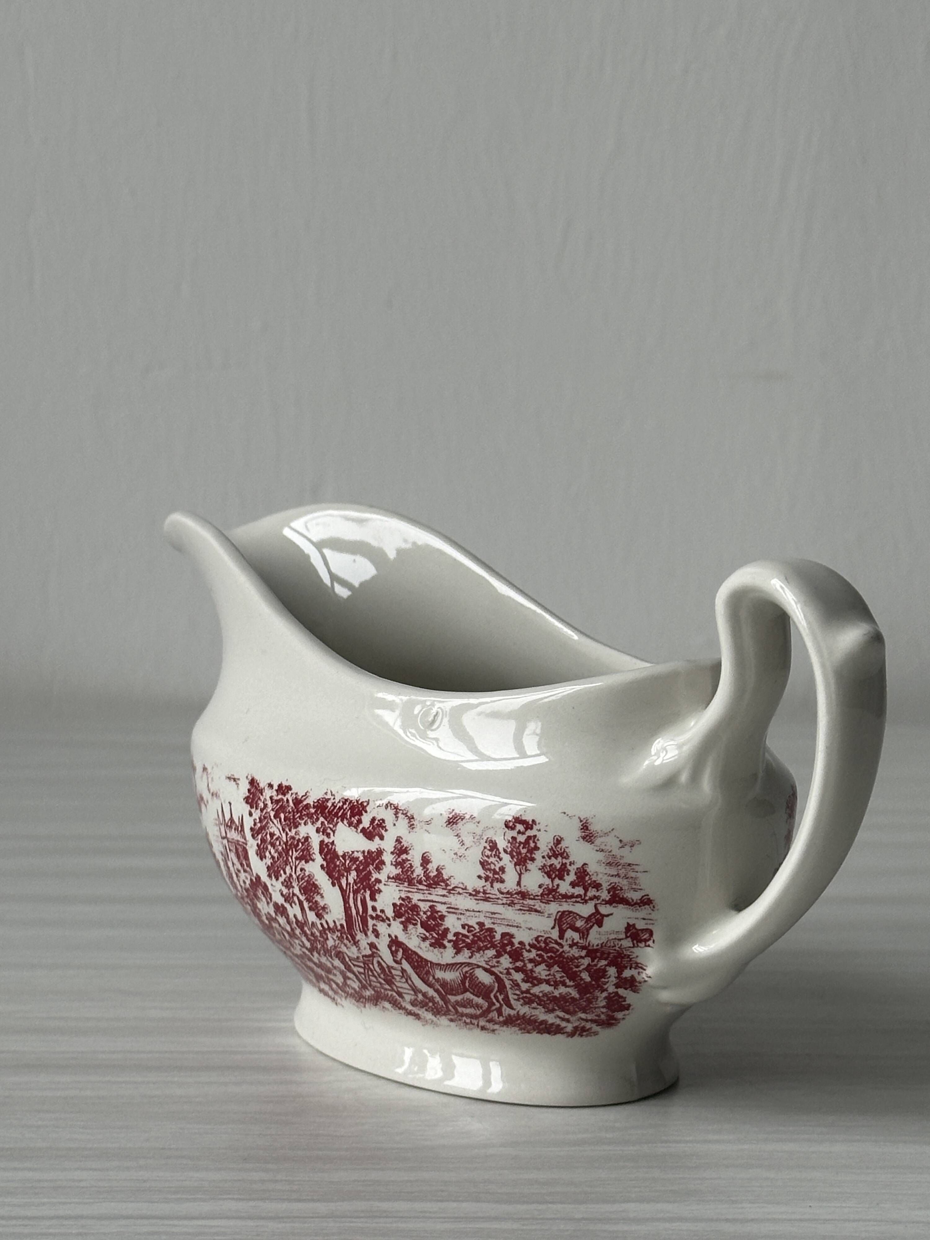 Porcelain gravy boat 'The constable series Bicentennial' pink