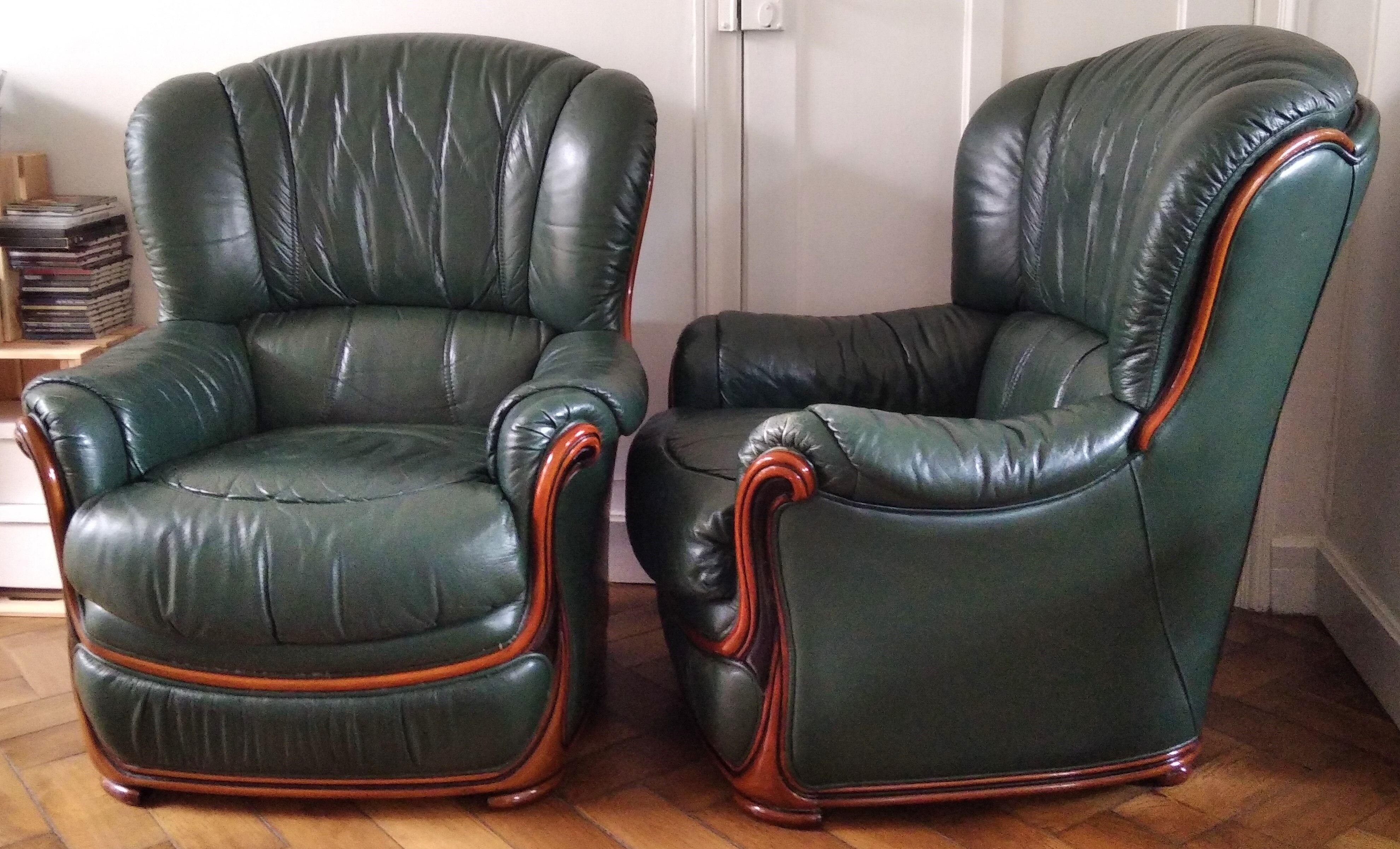 Duo de fauteuils cuir années 1980