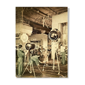 Photographie d'une équipe de cinéma chez Simca