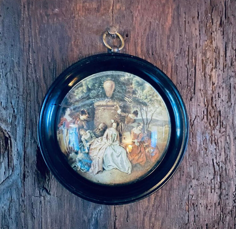 Two mini frames classic paint