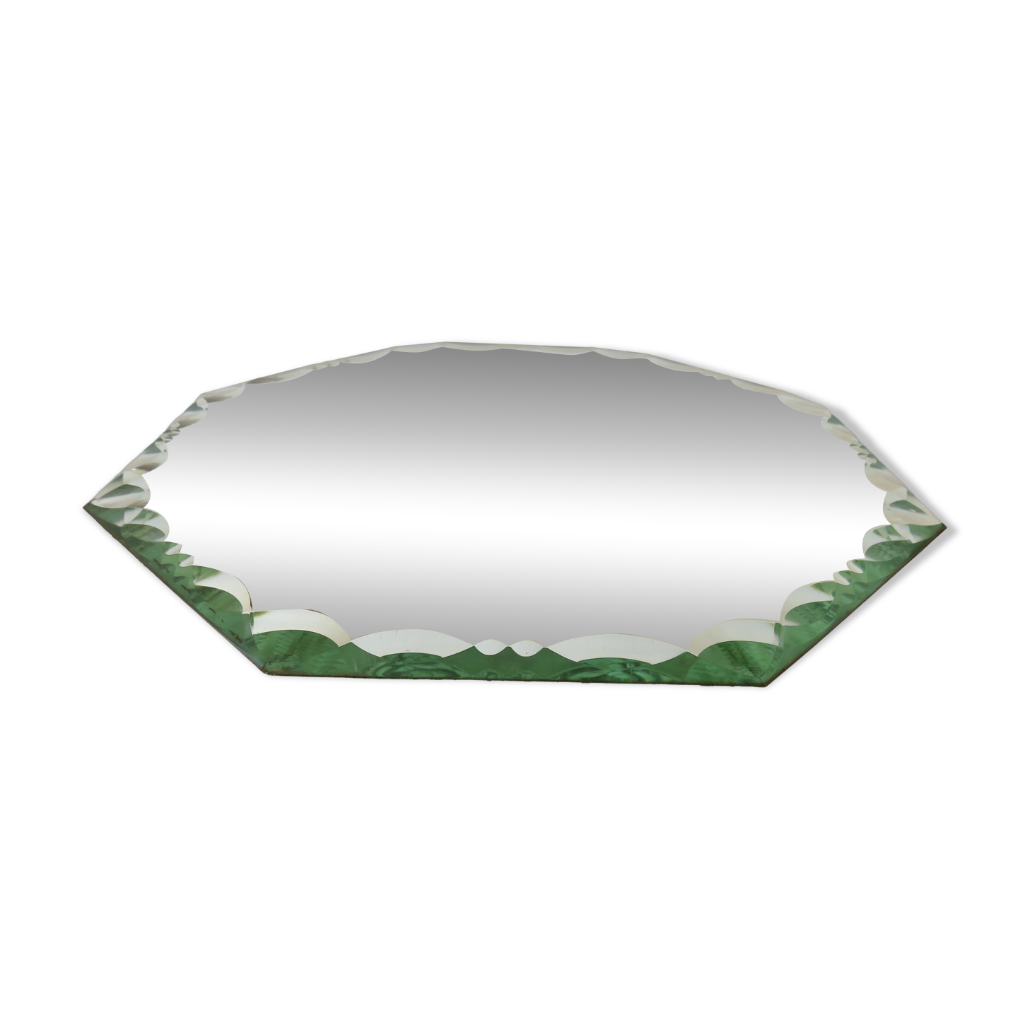 Large bevelled octagonal mirror to be placed, 1940s.