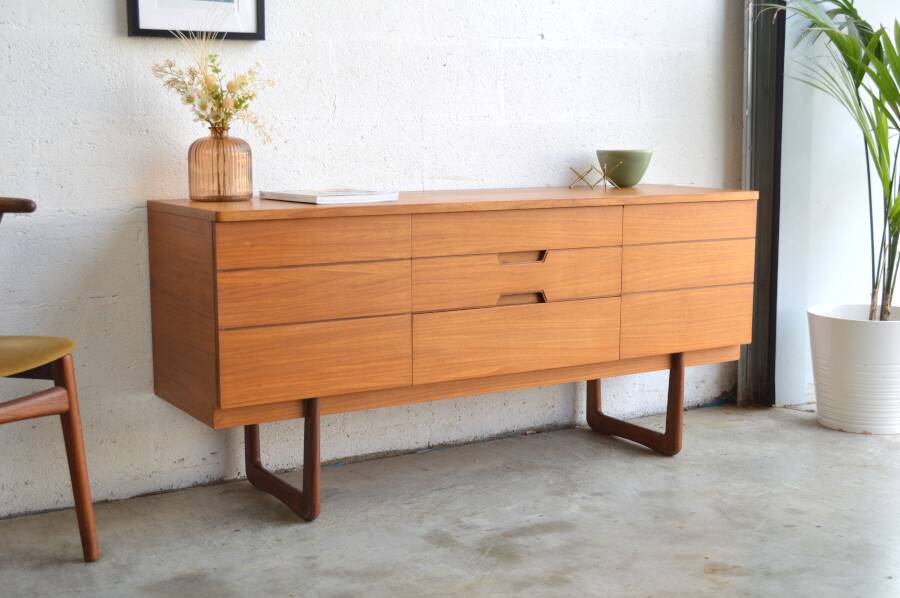 Minimalist sideboard by Uniflex 152 cm