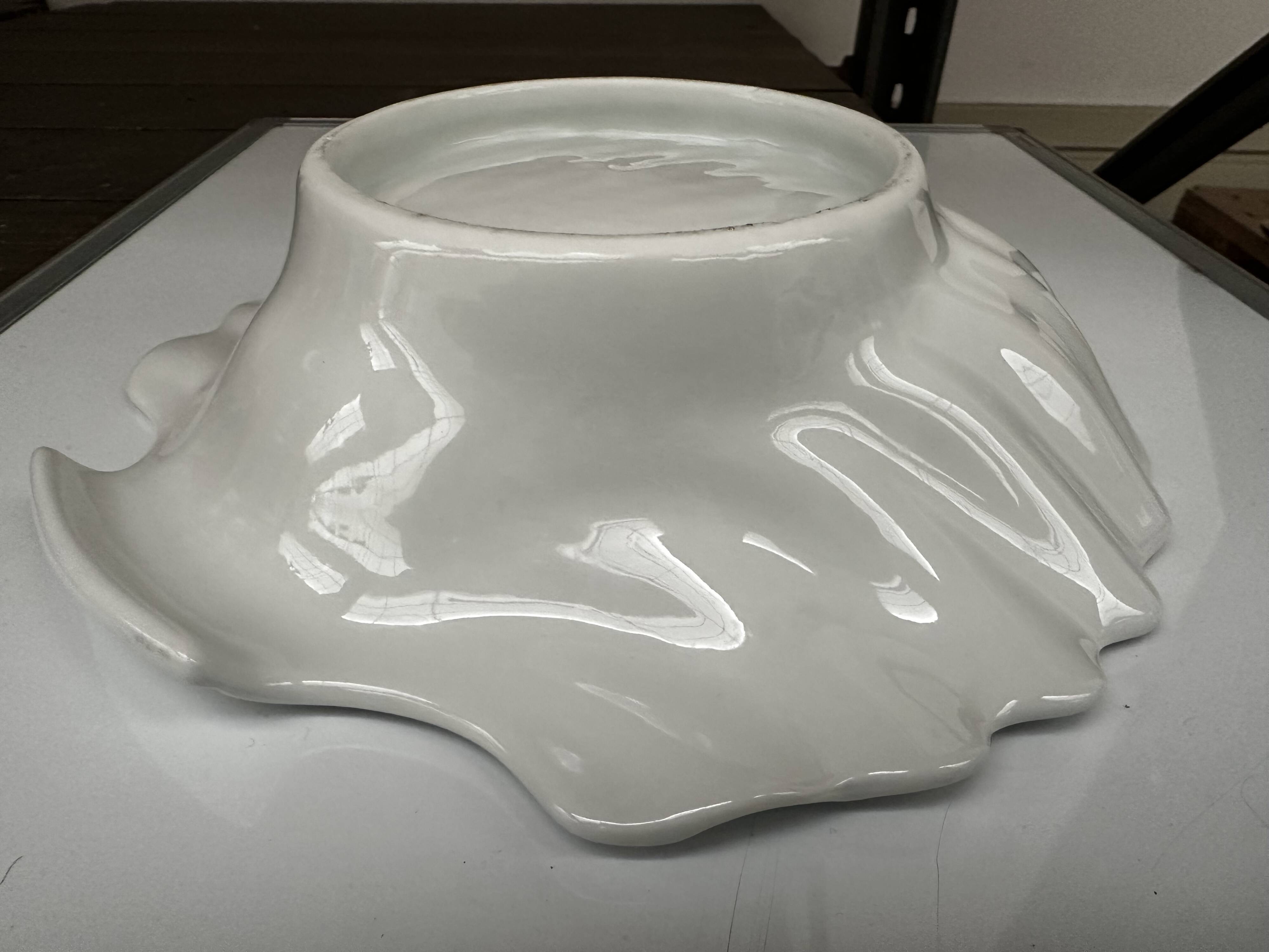 Vintage shell-shaped white earthenware dish d 27 cm / h 7 cm