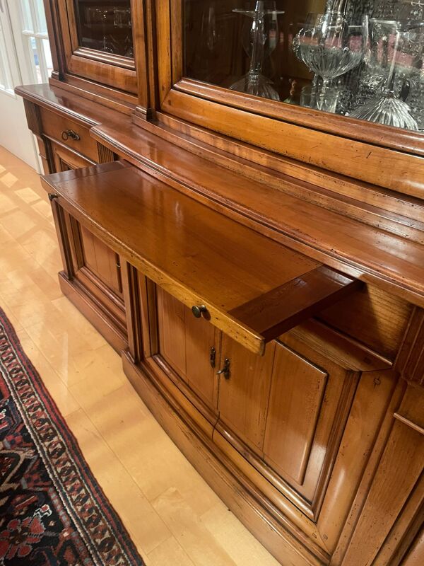 Vaisselier en bois massif – style classique – très bon état