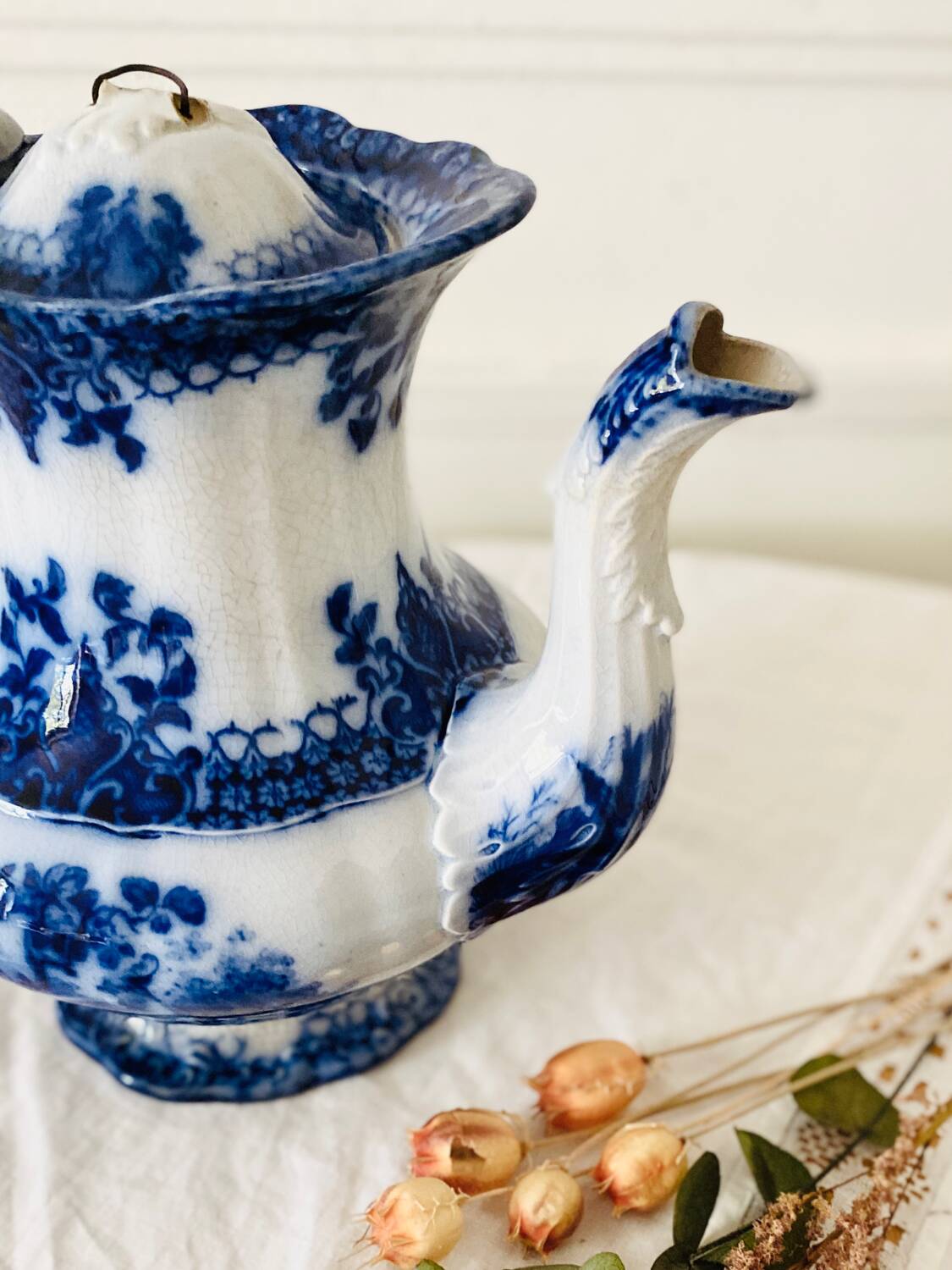 Antique teapot from the India service by Villeroy and Boch