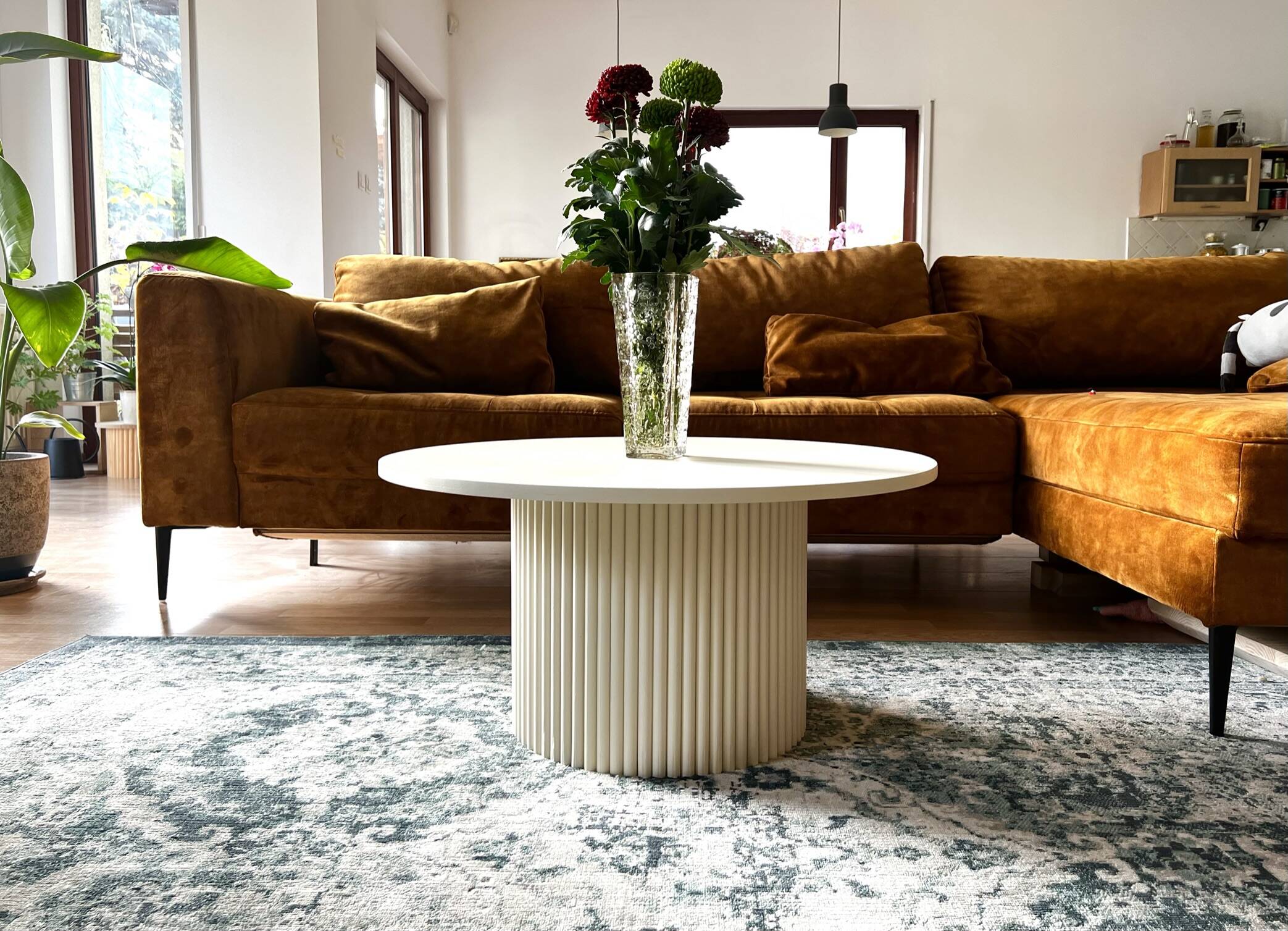 table basse ronde cannelée beige clair Ø 70 cm