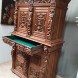 Buffet à  4 portes sculpté