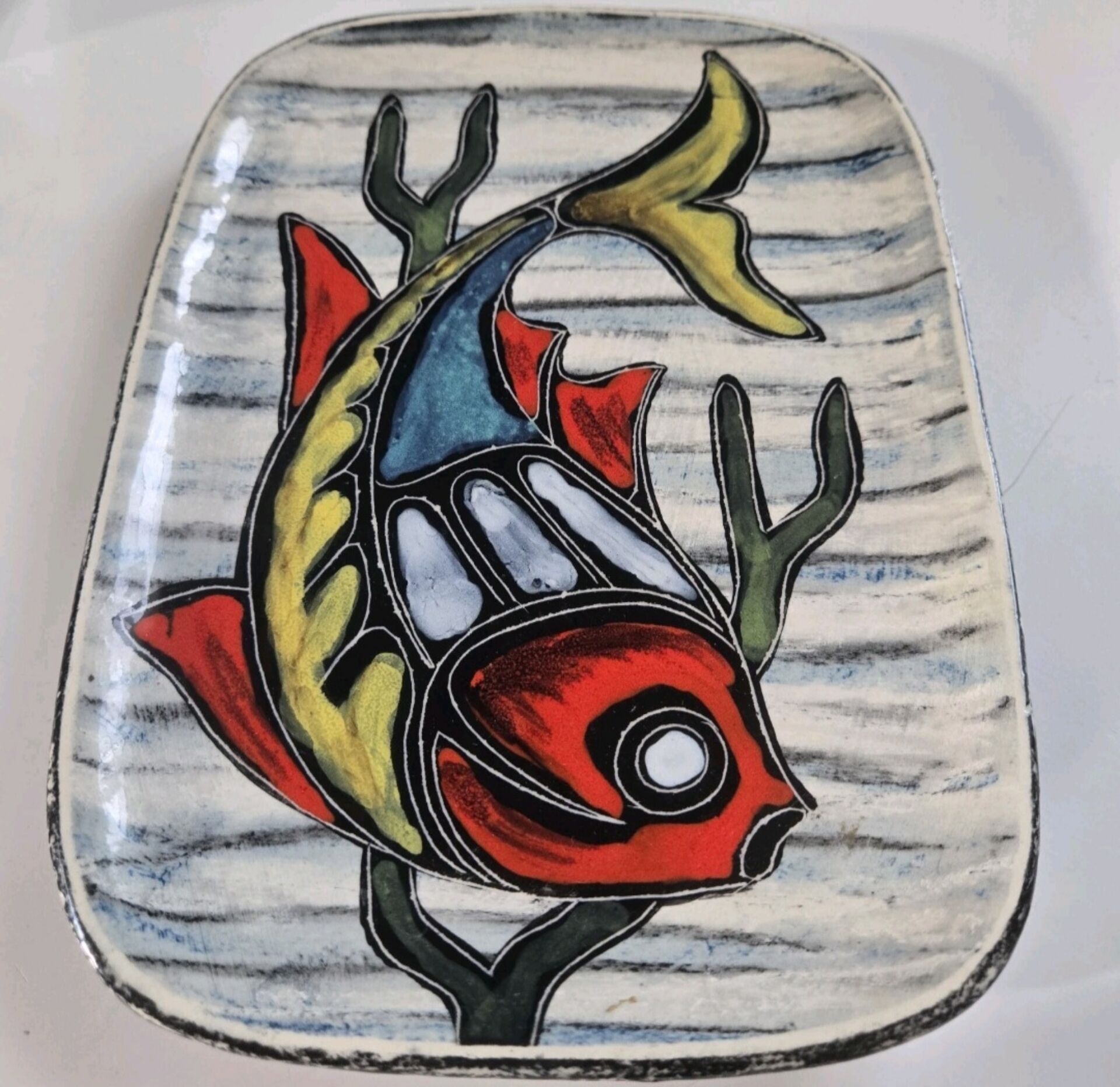 Magnificent vintage rectangular dish in glazed ceramic.