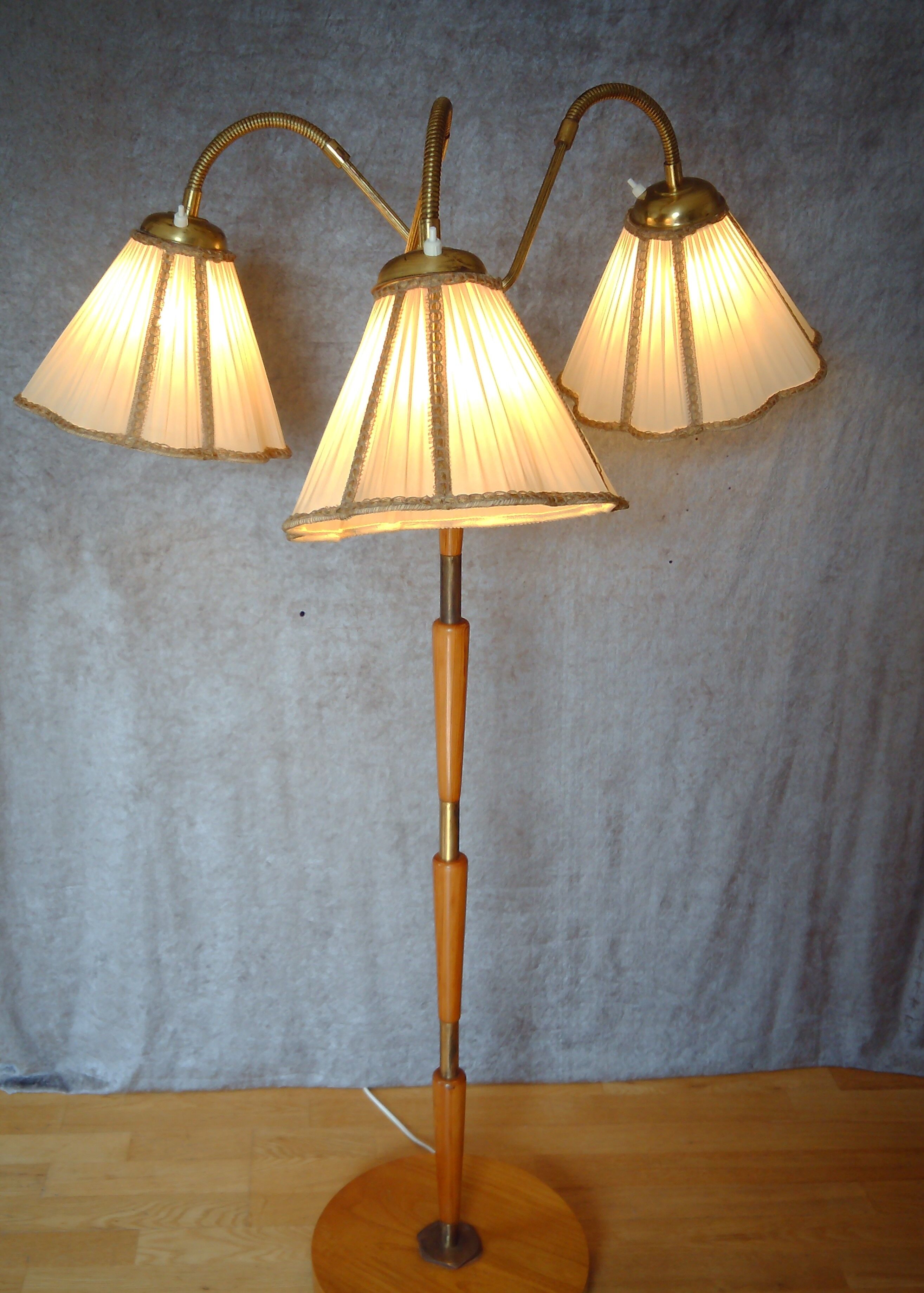 Vintage 3-armed floorlamp, 1940's