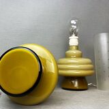 Lampes de table en verre opalin vert olive