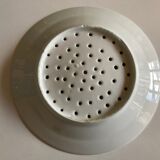 Assiette percée à faisselle 19e