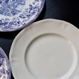 4 mismatched vintage flat plates in blue and white earthenware - Cambrid lot