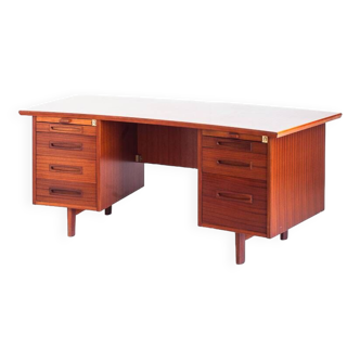 Bureau du milieu du siècle avec des tiroirs et plateaux. Style scandinave. France, 60