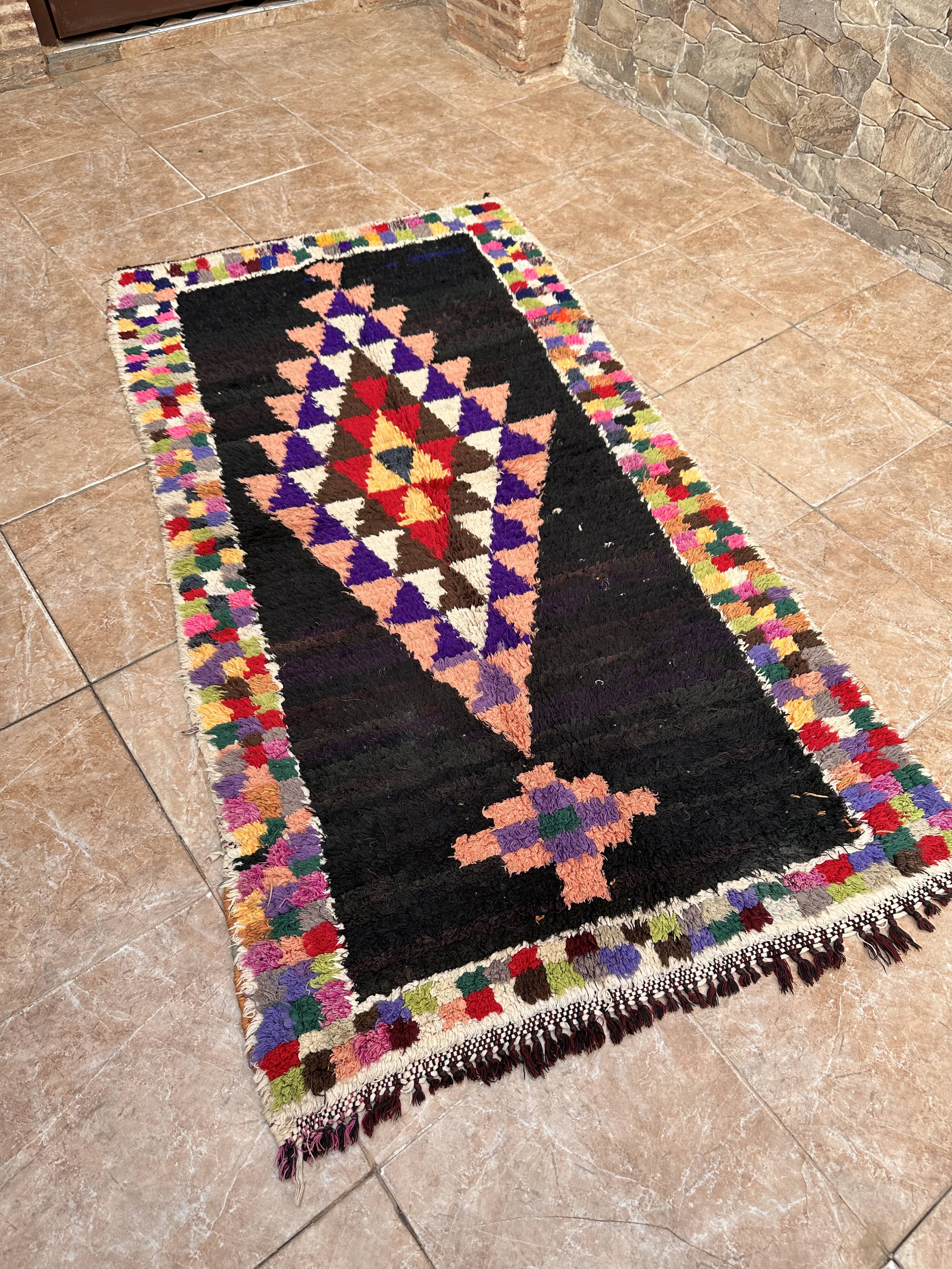 Handmade Moroccan Berber rug: Small model in cream Beni Ouarain wool