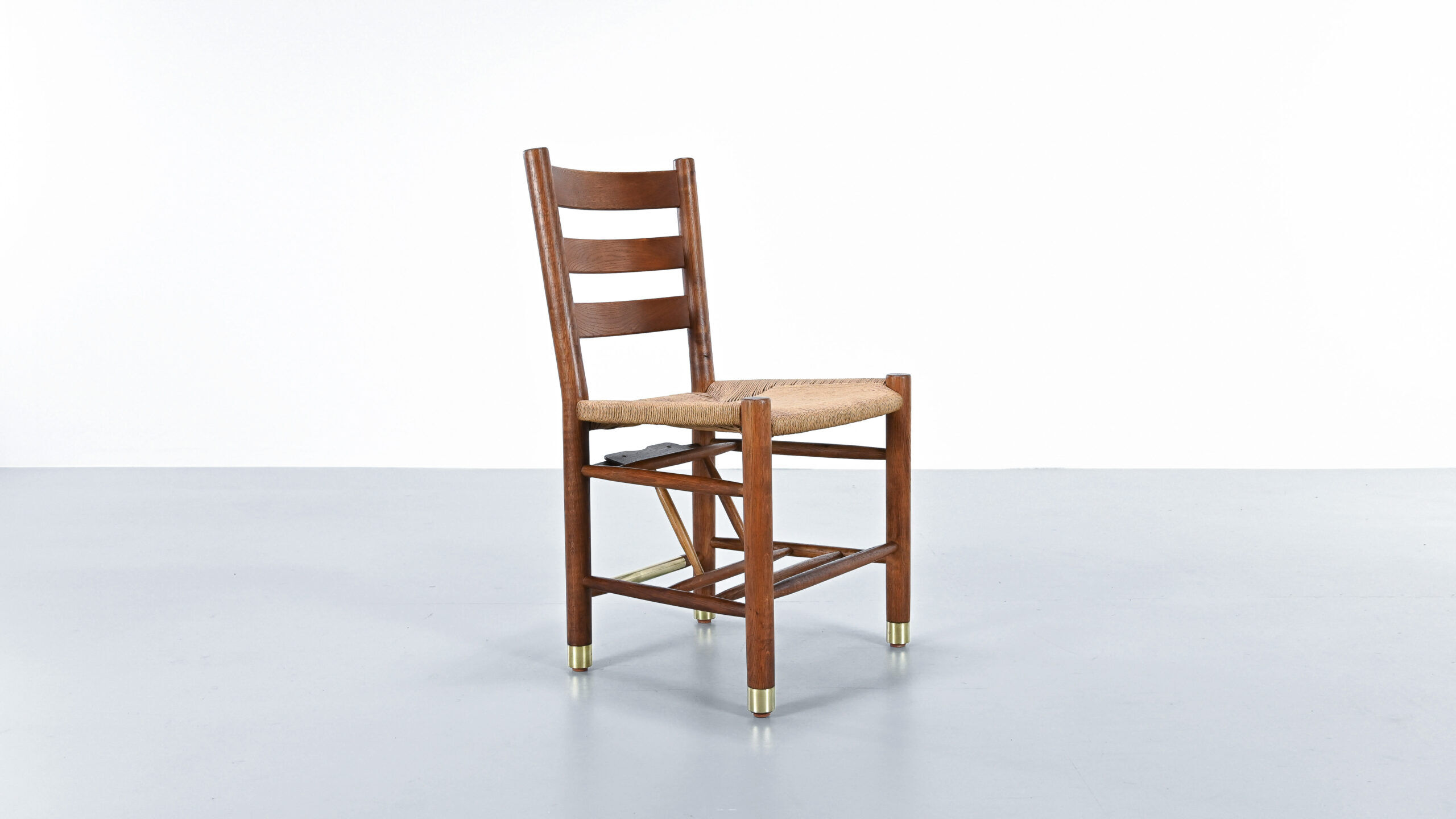 Viggo Hardie-Fischer, set of 6 Danish church chairs in oak for Sorø Møbelfabrik. 1950s