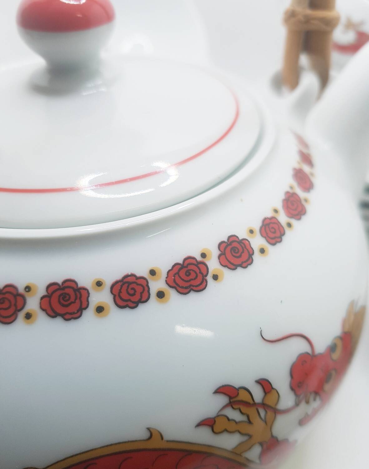 Théière dragon en porcelaine bavaroise