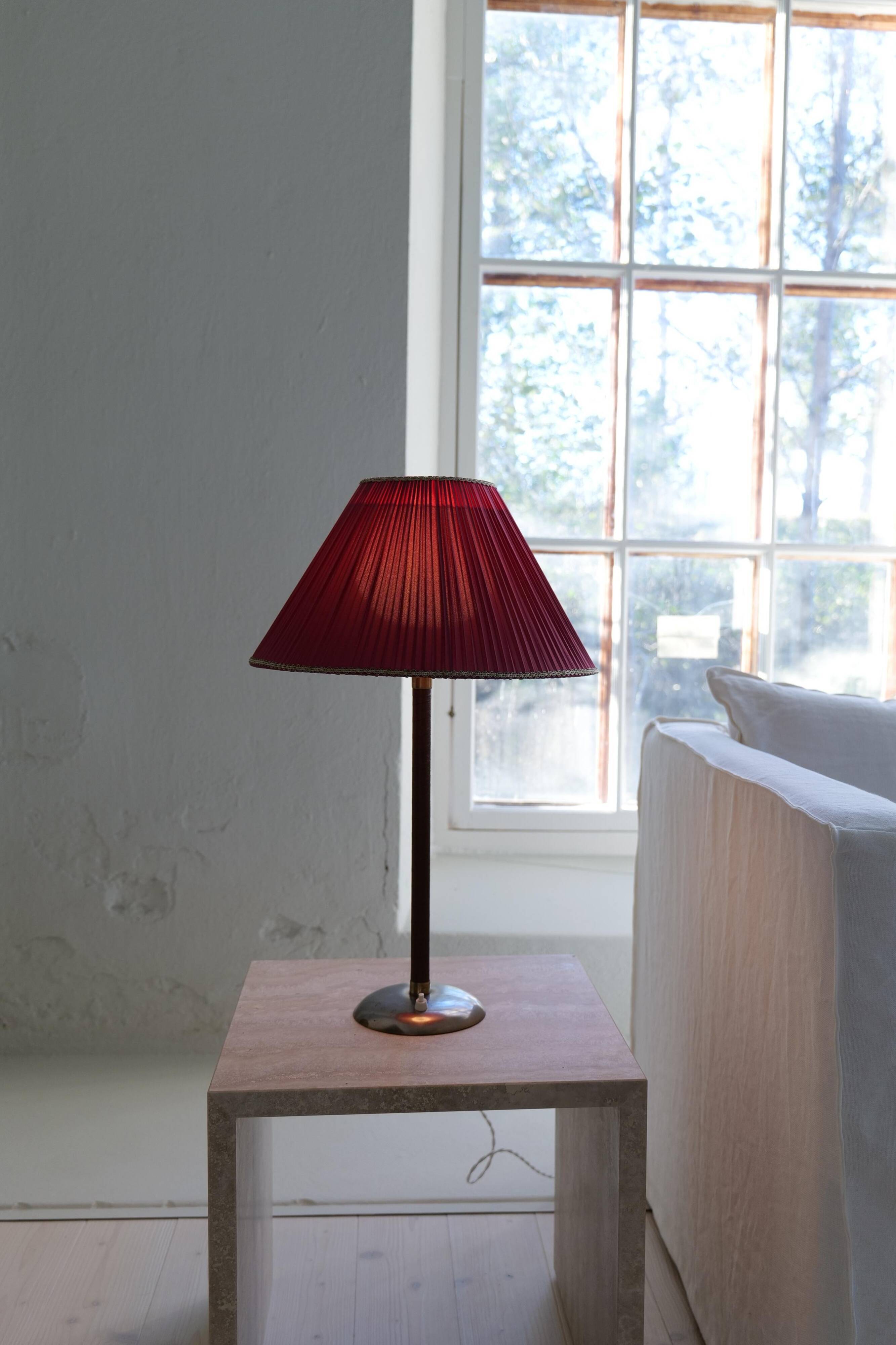 Art Deco table lamp made in Sweden, 1940s.
