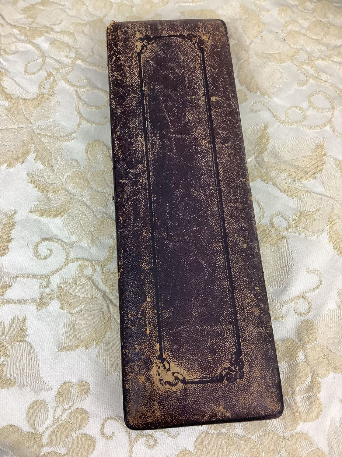 Antique fish service