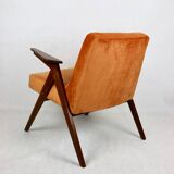 Fauteuil Orange Bunny attribué à Józef Chierowski, 1970