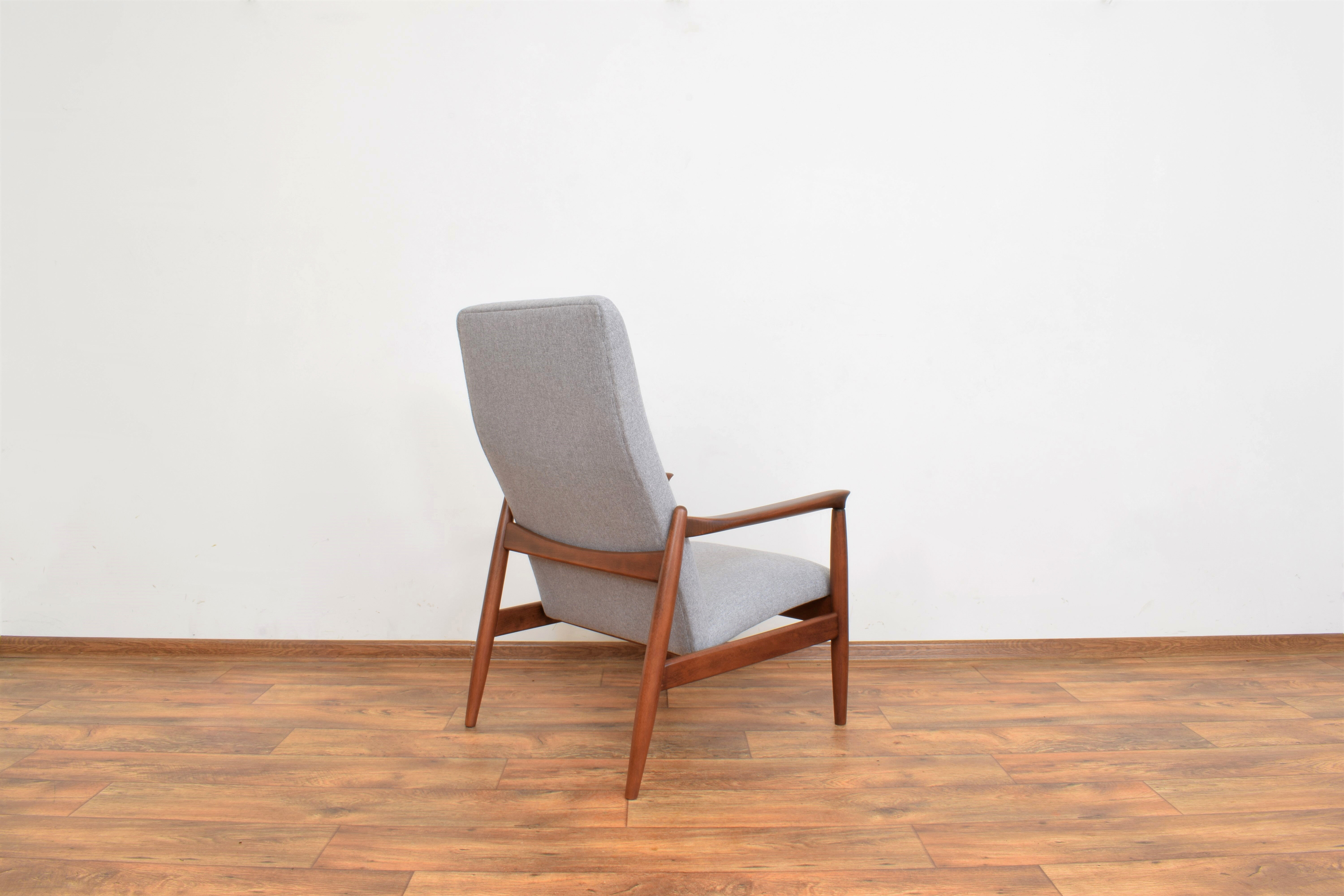 Polish Lounge Chairs by Edmund Homa, Set of 2