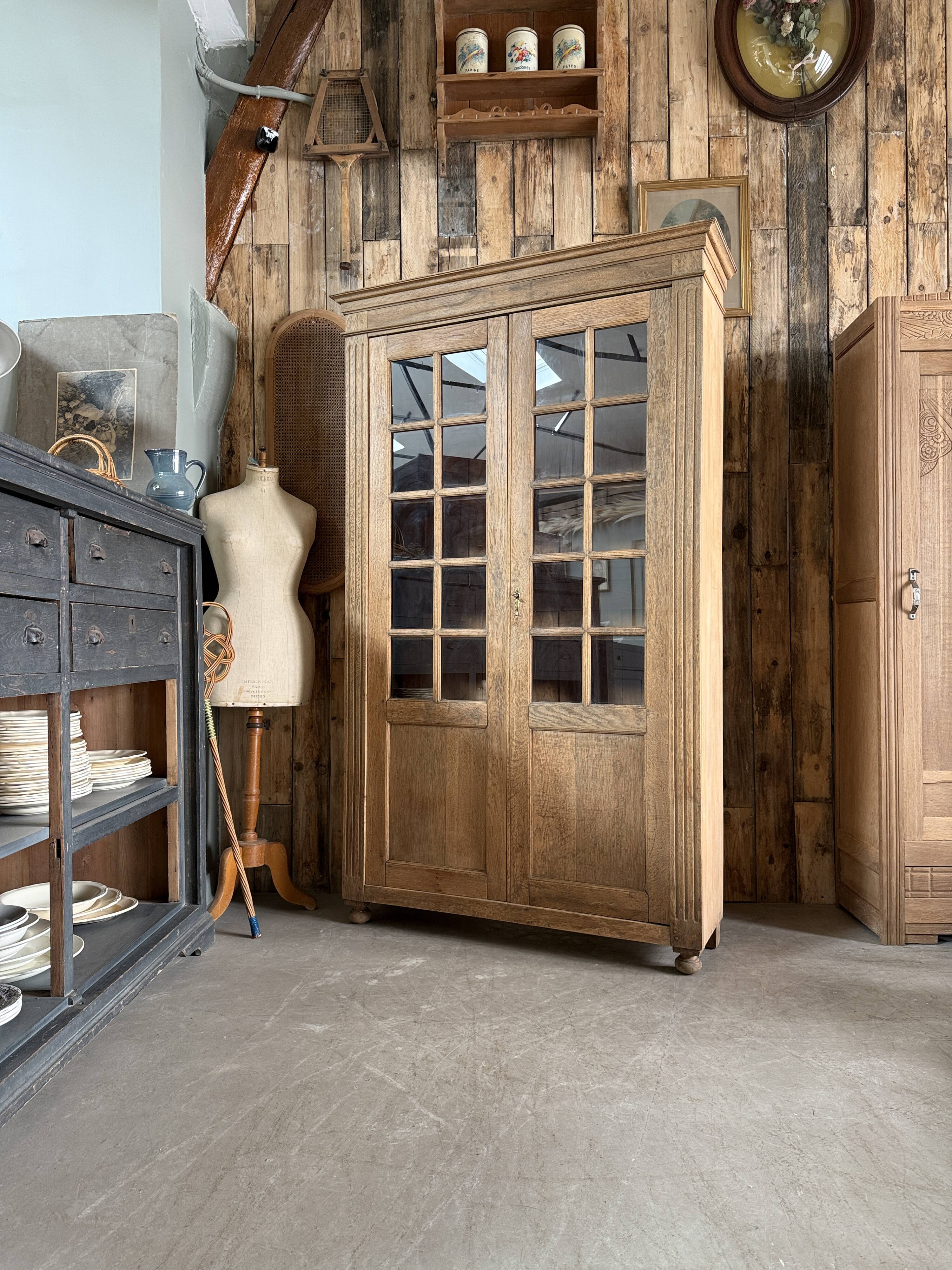 Antique oak display cabinet (renovated)